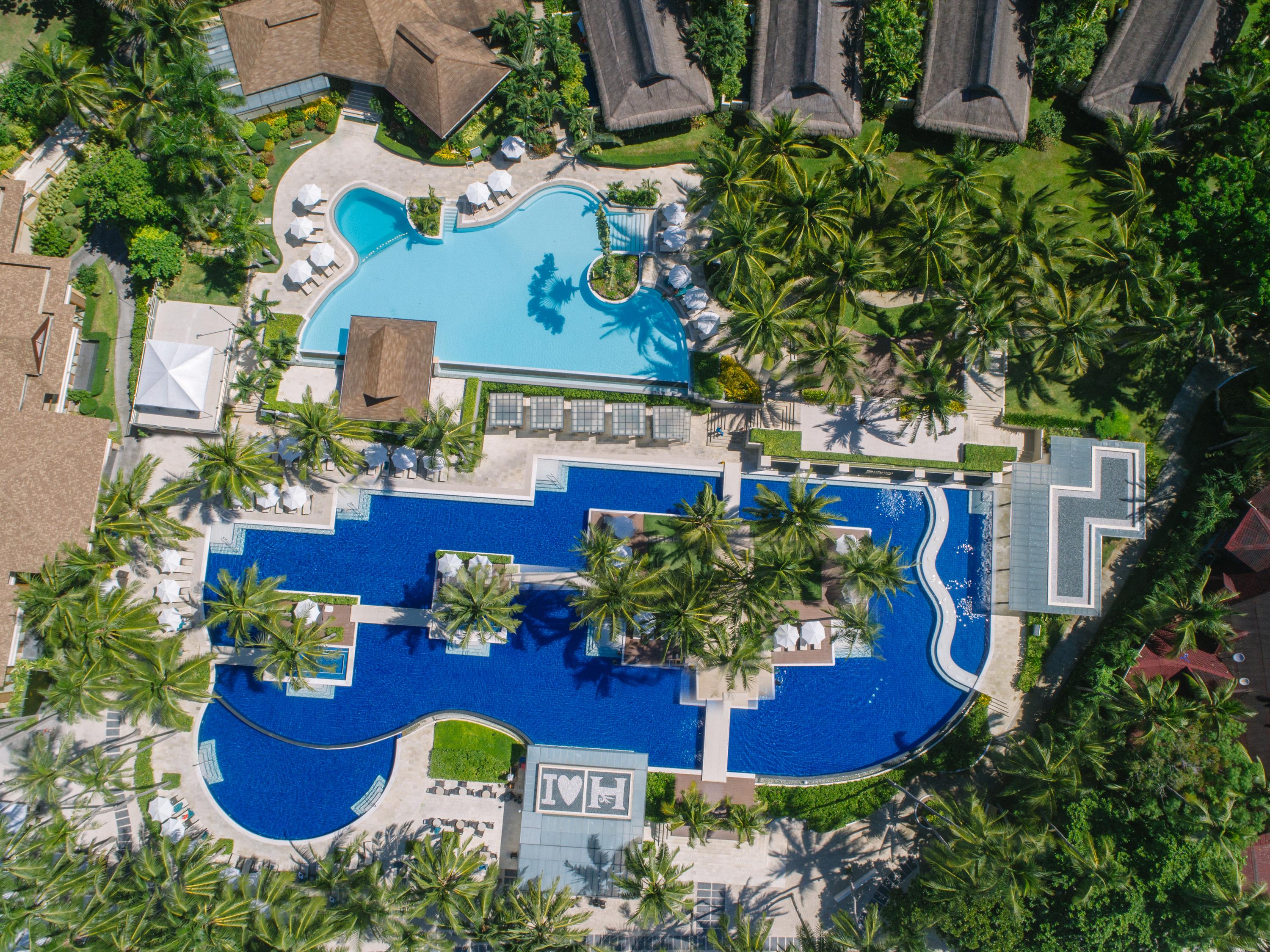 Henann Resort Alona Beach Panglao Εξωτερικό φωτογραφία Aerial view of the pool at the Sheraton Maldives Resort & Spa