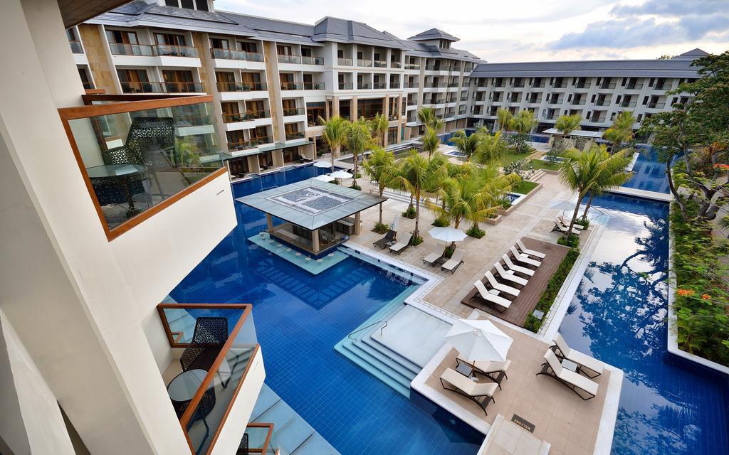 Henann Resort Alona Beach Panglao Εξωτερικό φωτογραφία The swimming pool at the hotel