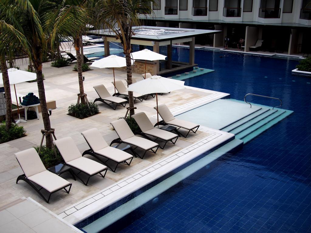 Henann Resort Alona Beach Panglao Εξωτερικό φωτογραφία The pool at the hotel