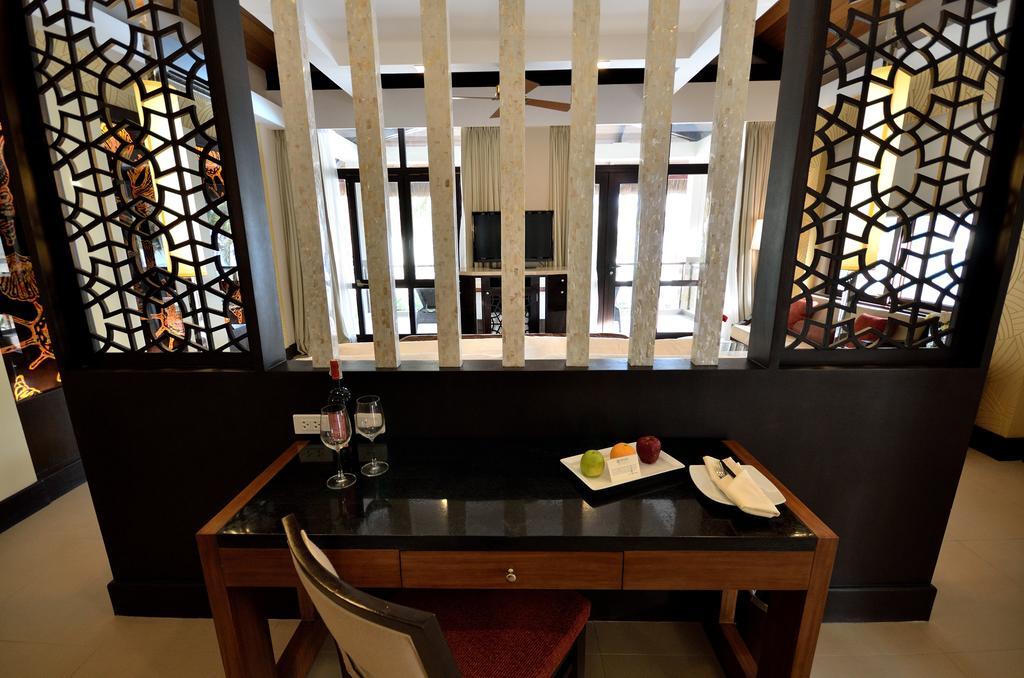 Henann Resort Alona Beach Panglao Εξωτερικό φωτογραφία A room at the hotel