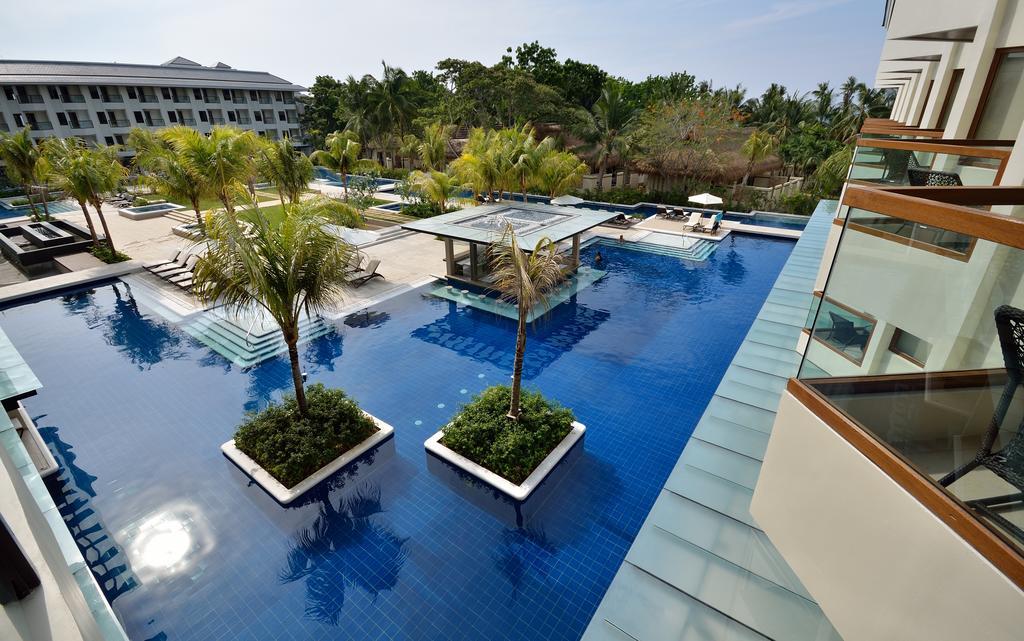 Henann Resort Alona Beach Panglao Εξωτερικό φωτογραφία The pool at the Hilton Phuket Resort